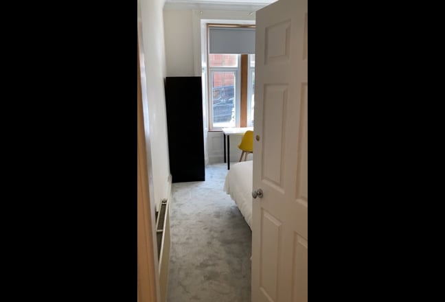 Uws  Large Double  in  2 Bed Flat Rarely Available Main Photo