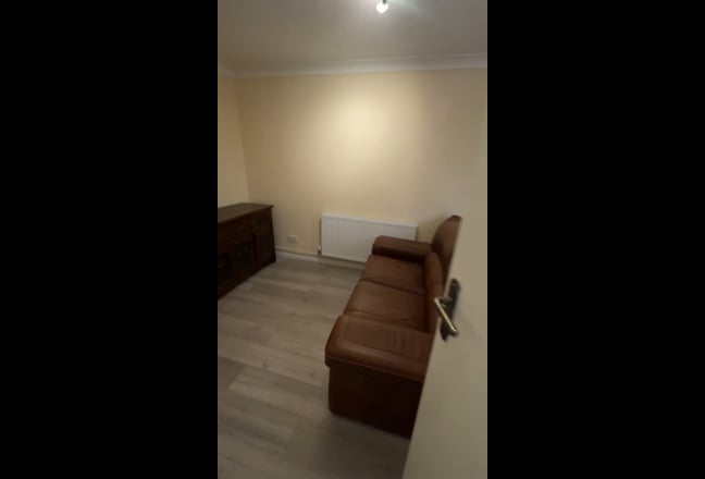 A Separate studio (2 rooms, kitchen, ensuite)   Main Photo