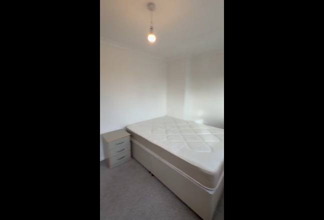 Large room available in Danbury  Main Photo