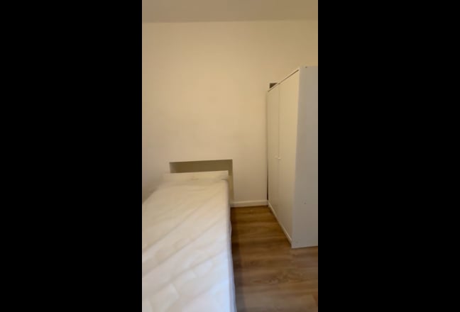 Double Room for rent in Newport City Centre  Main Photo