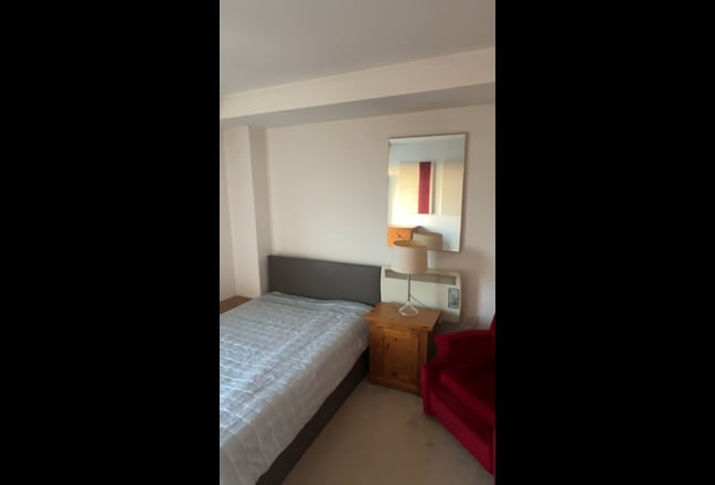 Double Room (bill incl.) – Feltham Town Centre Main Photo