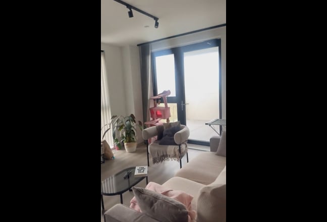 Luxurious 3-Bedroom Apartment in North Kensington Main Photo