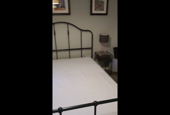 Double room with En-Suite at bottom of Royal Mile Main Photo