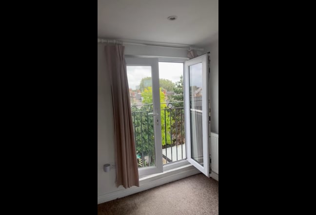  Cosy Double  En-suite  Room With lounge Area. Main Photo