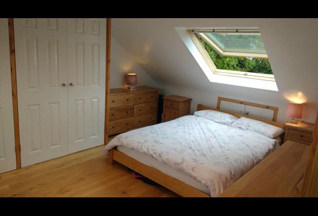 Stunning loft room with ensuite on private floor  Main Photo