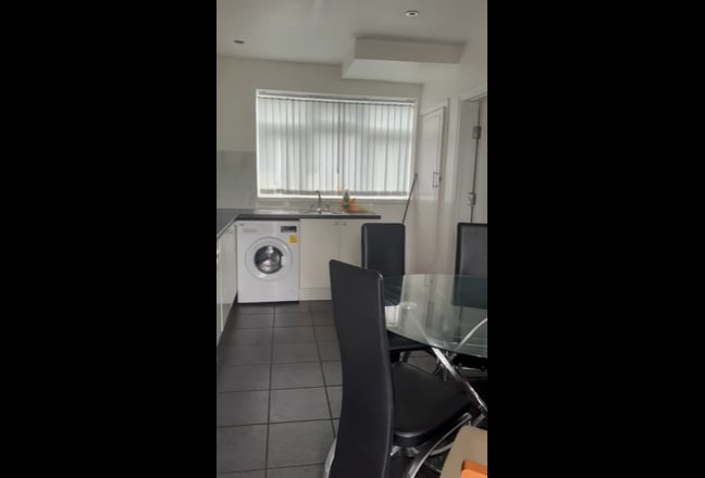 Its Only Avaible to Indian Girl Who Wil Share Main Photo