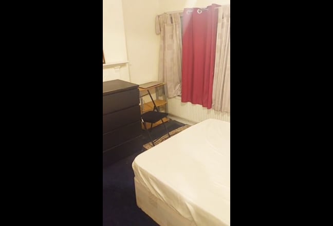 Double Room Available Now! Main Photo