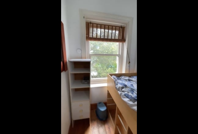 Double bedroom Westbourne, NS, quiet Profsingles Main Photo