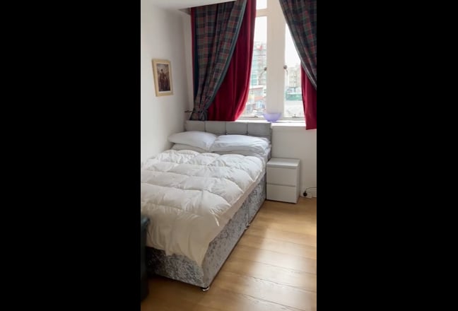 Super spacious beautiful double bedroom flat Main Photo