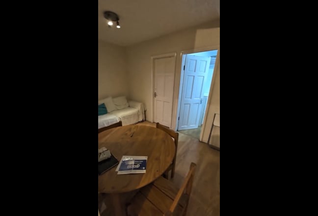 Single room in E1 -All Bills+Wifi Included Main Photo