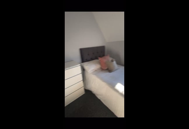 Fully Furnished Double Room    Main Photo