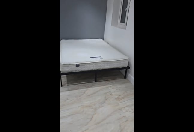 Stunning studio flat to rent Main Photo