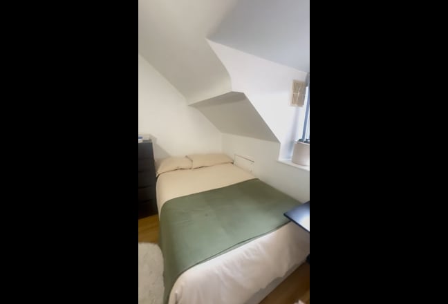 Double room available in Bethnal Green 880&pound;  Main Photo