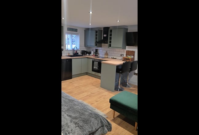 Luxury detached private annexe with en-suite Main Photo