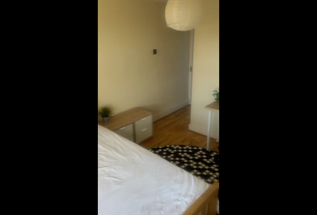 Large Furnished Double Room Main Photo