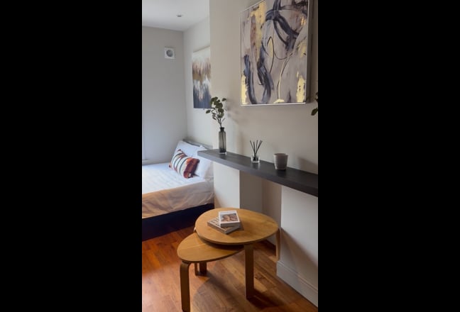 Cosy Room in Ladbroke Grove  Main Photo