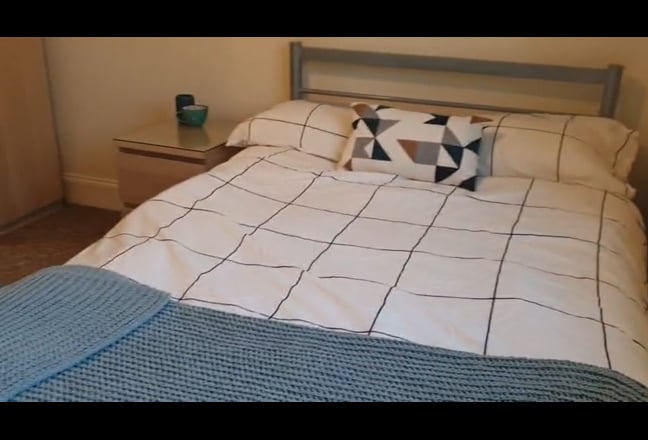 Watford Double Room! Bathroom Share with Only One! Main Photo