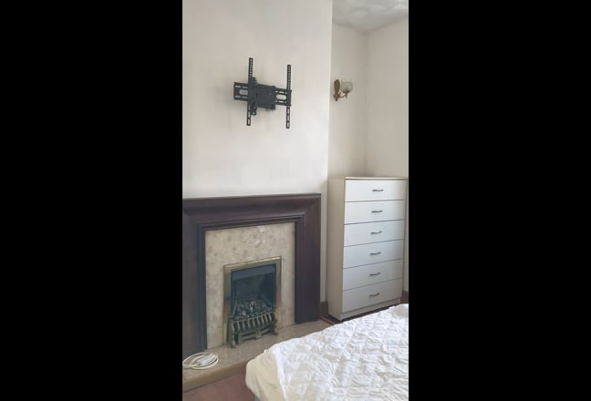 Double room, would suit prof/post grad 26.01.26 Main Photo