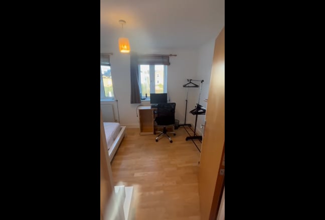 Double Room with Private Bathroom in 2-Person Flat Main Photo