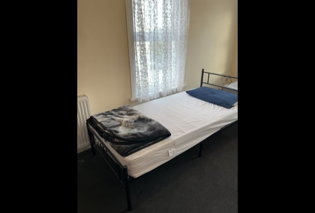 Room available to rent Main Photo