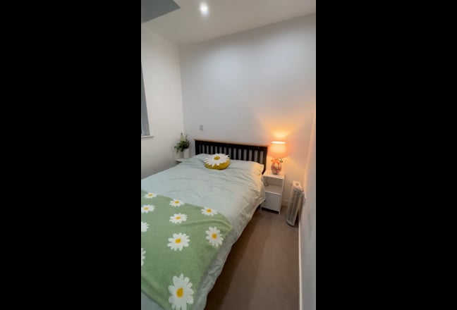 Room to let in central leicester flat Main Photo