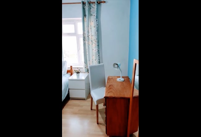 A gorgeous room in a Female flatshare  Main Photo