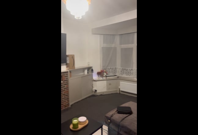 Double room in 3 bed house Main Photo