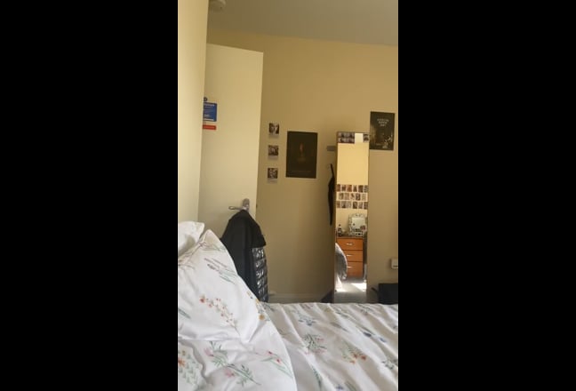 Double-Bed Room Available in Dundee Main Photo