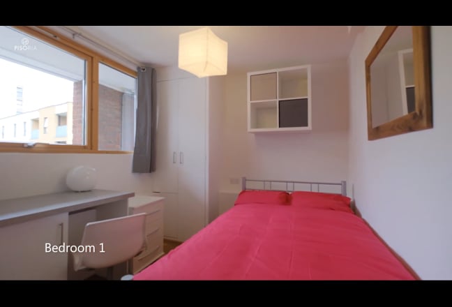 Beautifully furnished room in a 4 bed flat  Main Photo