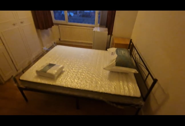 Two Newly Furnished Double Rooms – &pound;900 PCM Each Main Photo