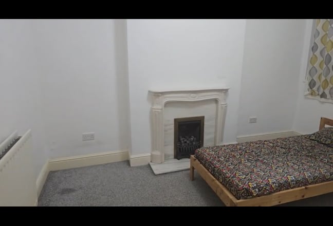 Large Double Room  Main Photo