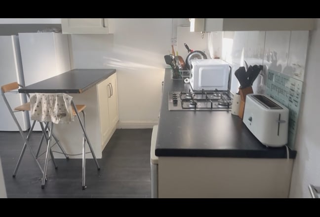 Double en-suite by Leeds university. Main Photo