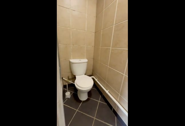 Large Double Room  - Polygon (41TP3) Main Photo