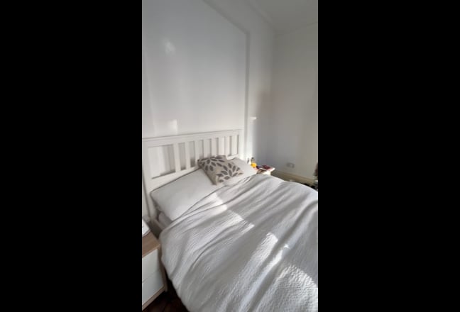 Spacious room in Angel Main Photo