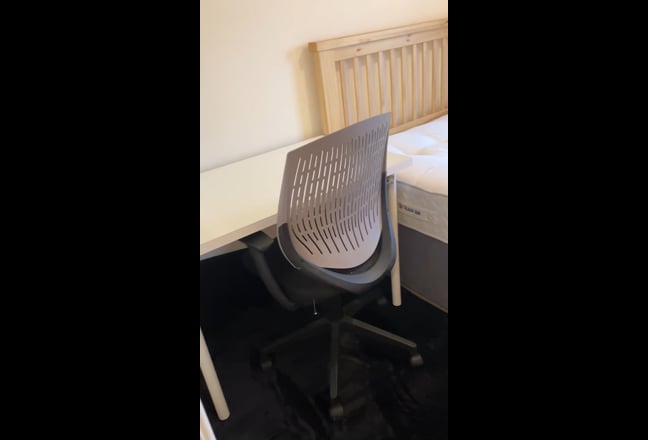 Friendly flatmate: New Gorbals Room Available Main Photo