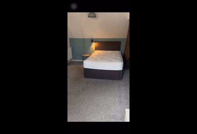 En Suite Double Room - Spacious and modern! Main Photo