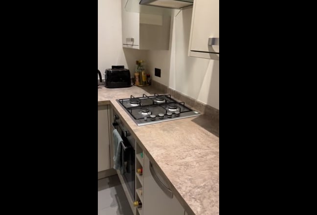 Newly Renovated - Clean & Peaceful - City & Beach Main Photo