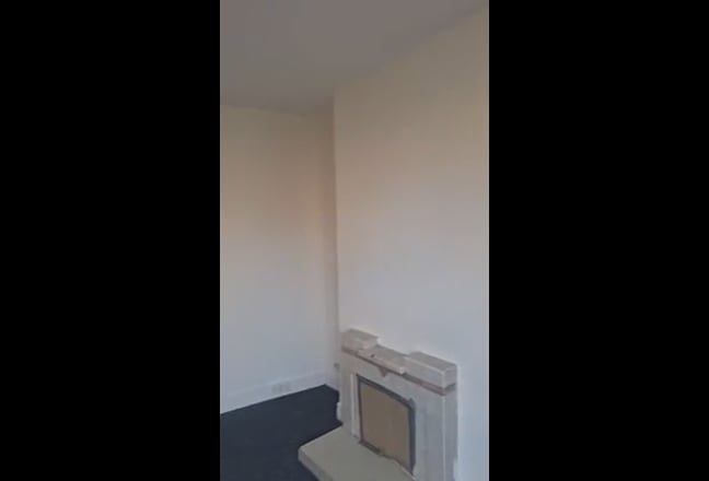 Extra large room Main Photo