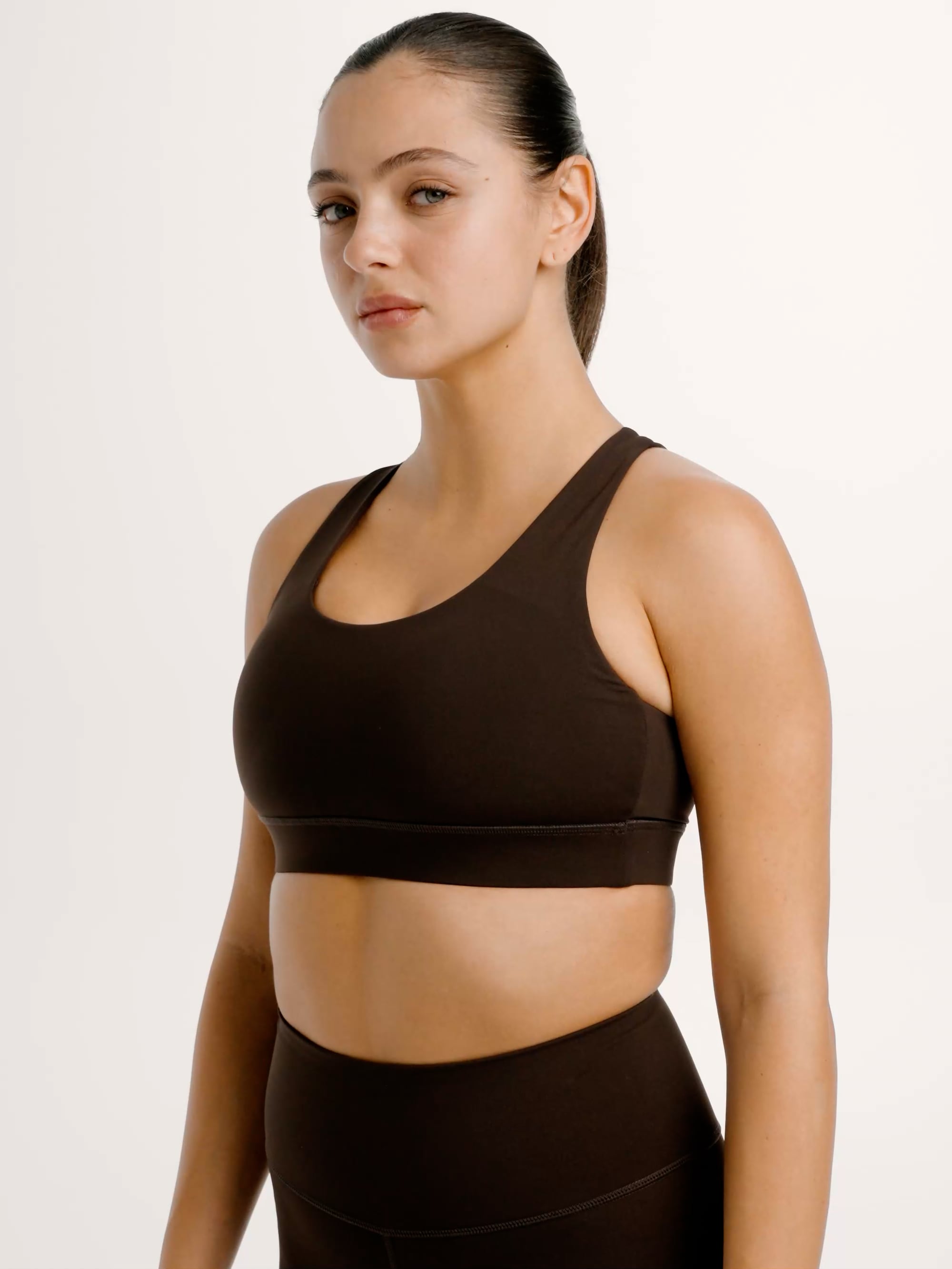 חזיית ספורט גב x מבד nero