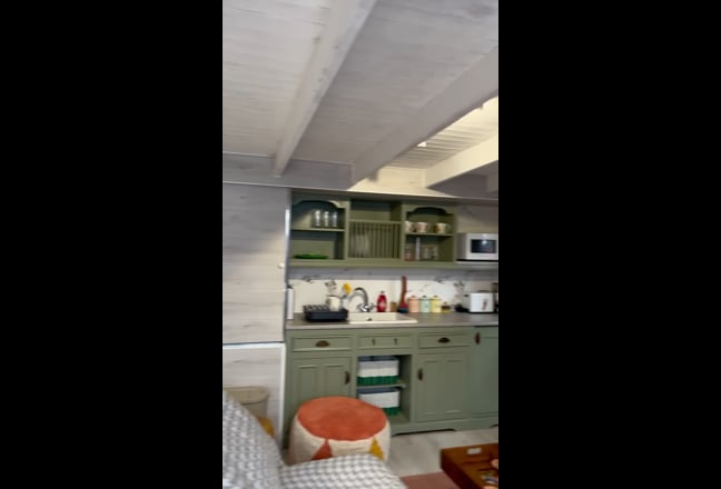 Self contained garden annexe  Main Photo