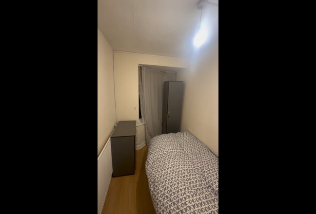 Single Wembley  Main Photo