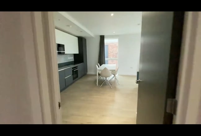 New Refurbished Double Room in Hackney Wick Main Photo