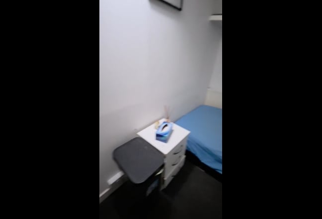 🏠Great Location, 30 seconds from the Station🏠 Main Photo