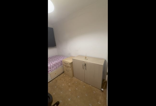 Furnished Room Available for Rent Main Photo