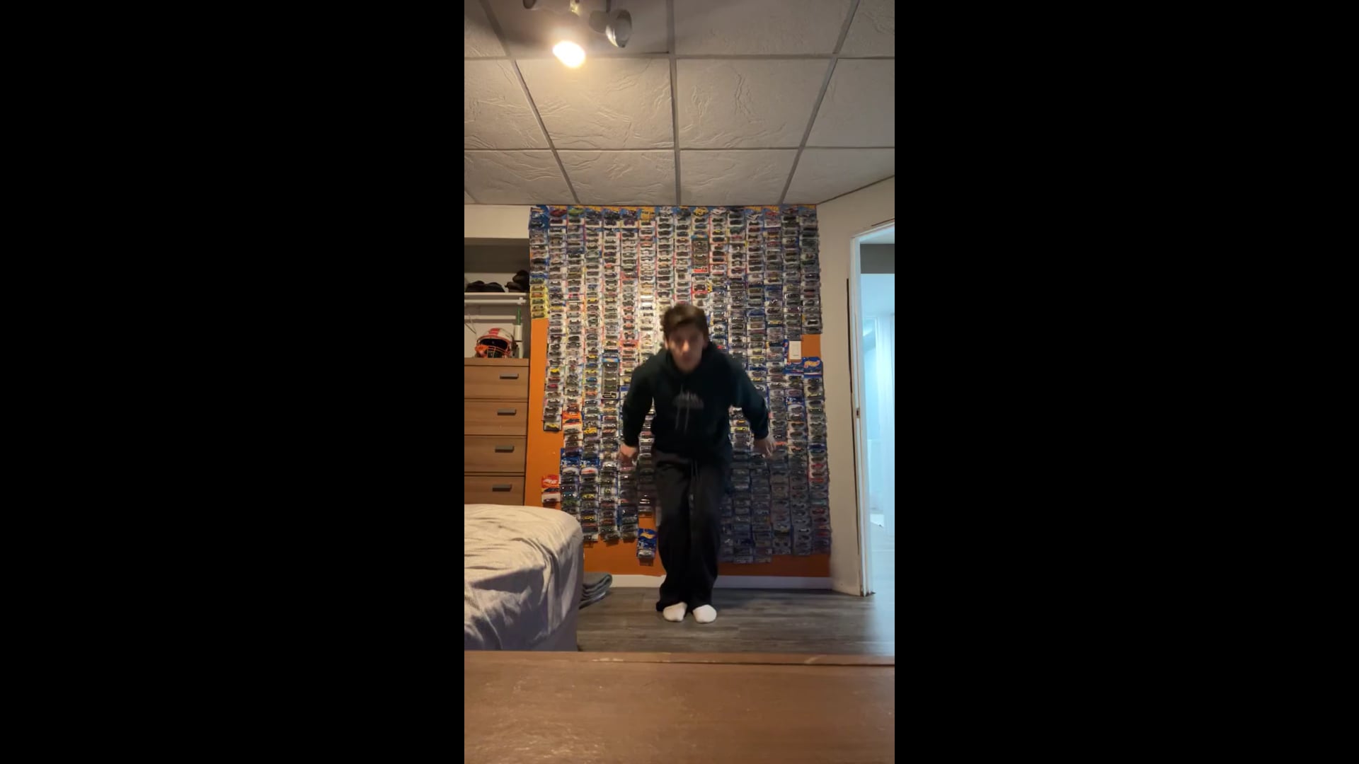 Watch PurpleShift athlete's Vertical Jump: 17 inches