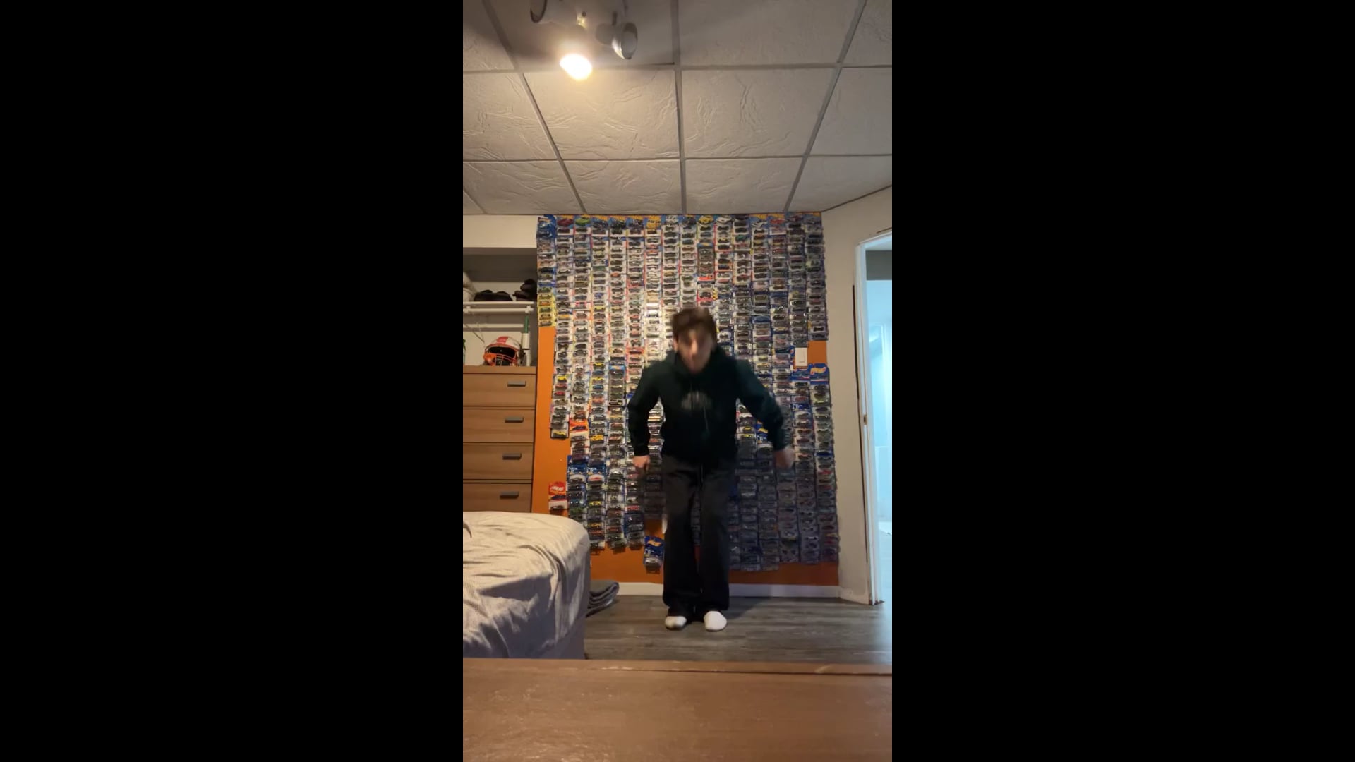 Watch PurpleShift athlete's Vertical Jump: 22 inches