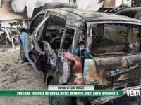 Pescara - Gelosia dietro la notte di fuoco: dieci auto incendiate