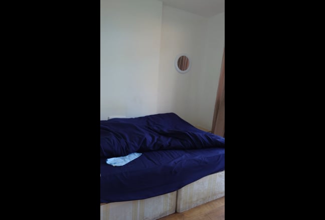  Double room available at bachelors house  Main Photo