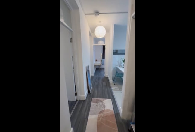 2/3 bed flat in Vauxhall/ Nine Elms SW8  Main Photo