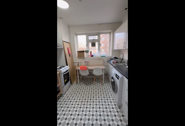 Last double room bills inc! Vauxhall SW8 Nine Elms Main Photo